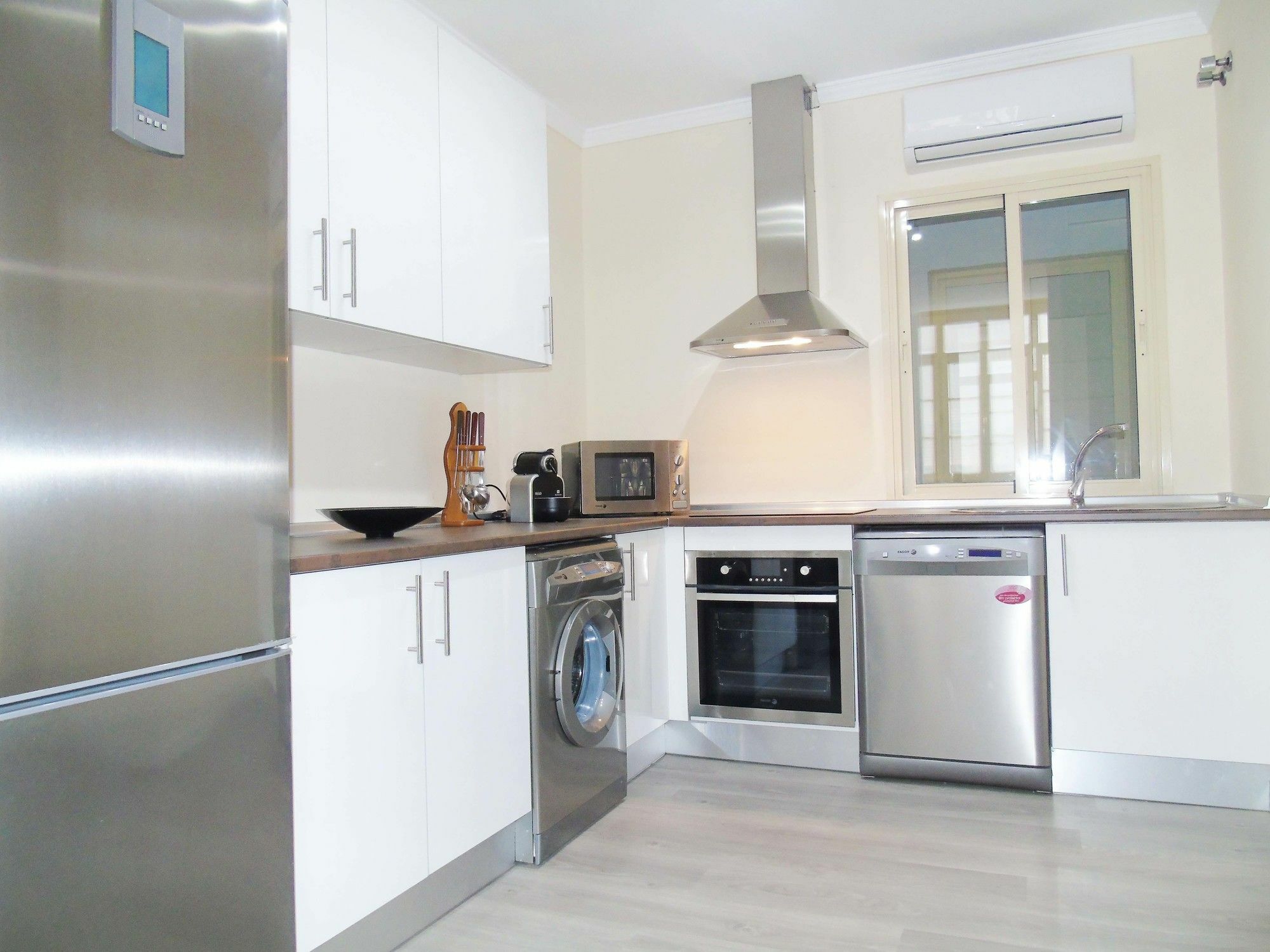A&N Ale A Apartment Malaga Bagian luar foto